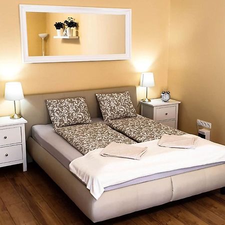 Апартаменти Corvin City Center Kisfaludy Apartman Будапешт Екстер'єр фото