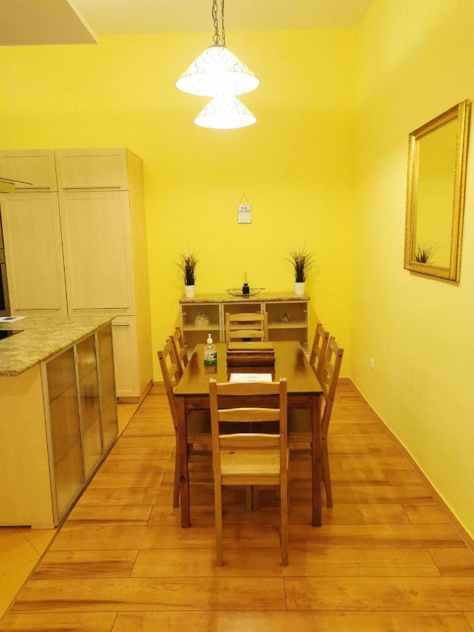 Апартаменти Corvin City Center Kisfaludy Apartman Будапешт Екстер'єр фото